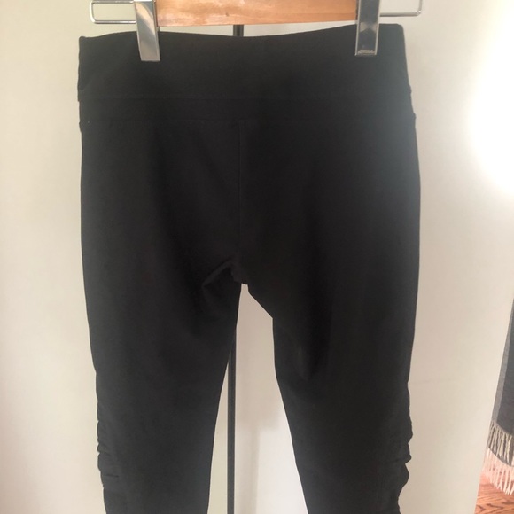 MPG capris - Picture 2 of 3